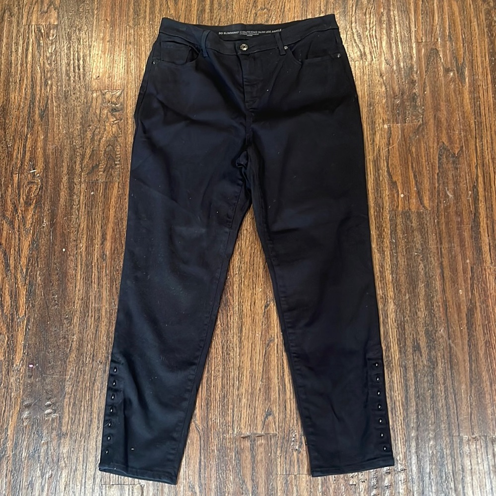 Chicos size 2R so slimming ankle black denim